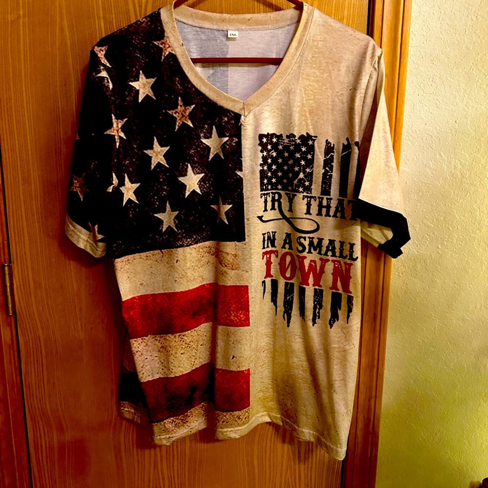 LADIES TEE